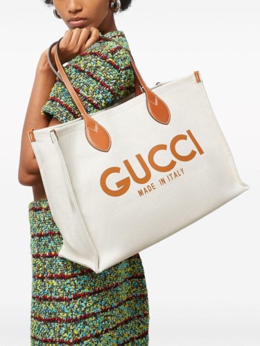 GUCCI,GG SUPREME HANDBAG