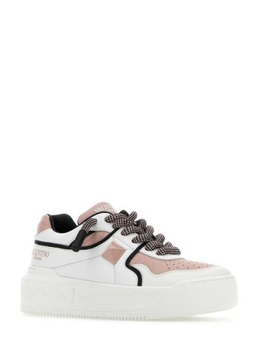 ONE STUD LOW-TOP SNEAKER