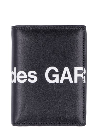 COMME DES GARÇONS...