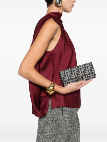 BAGUETTE CONTINENTAL WALLET...